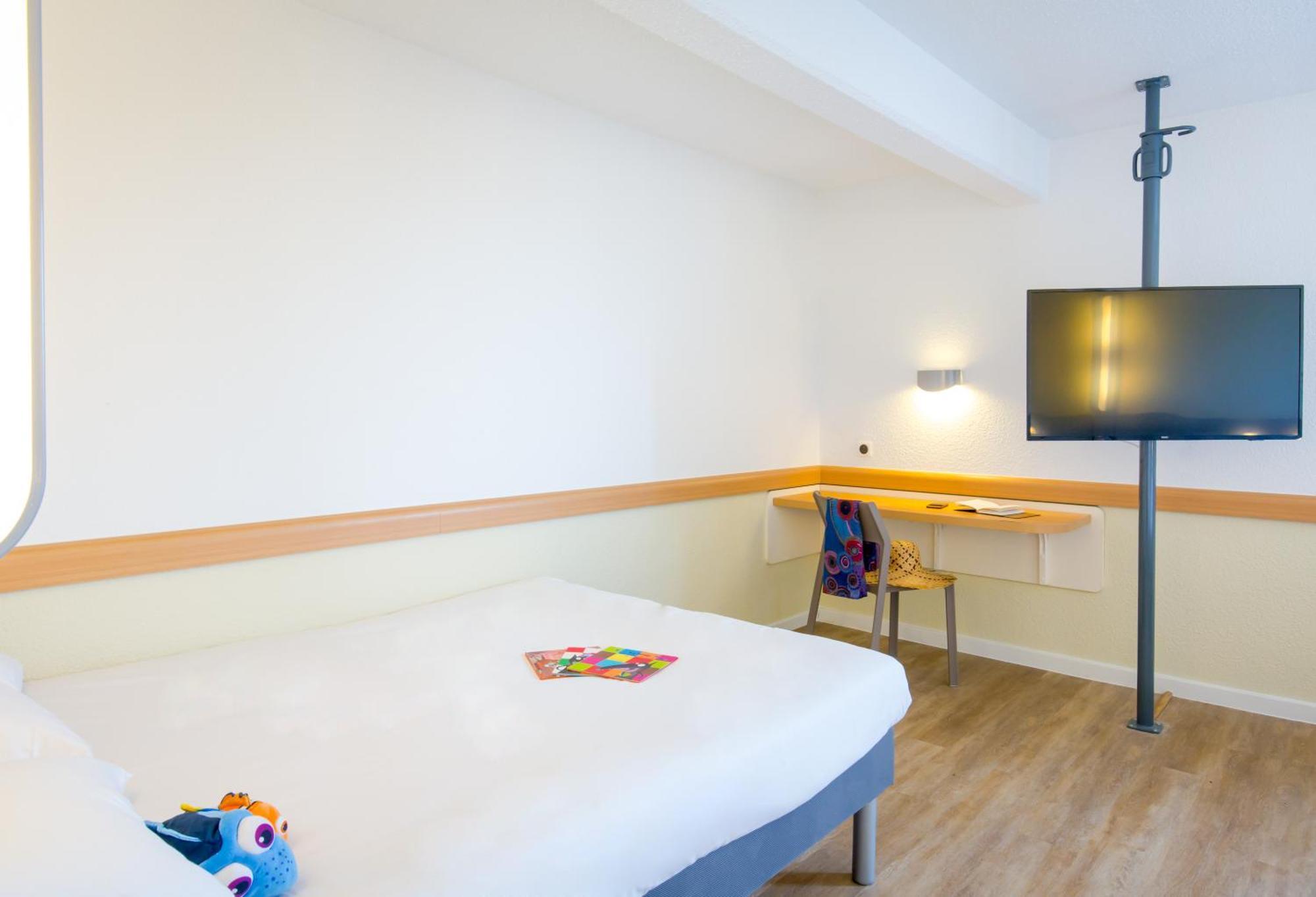 Hotel Ibis Budget St Raphaël Centre Tassigny 2*